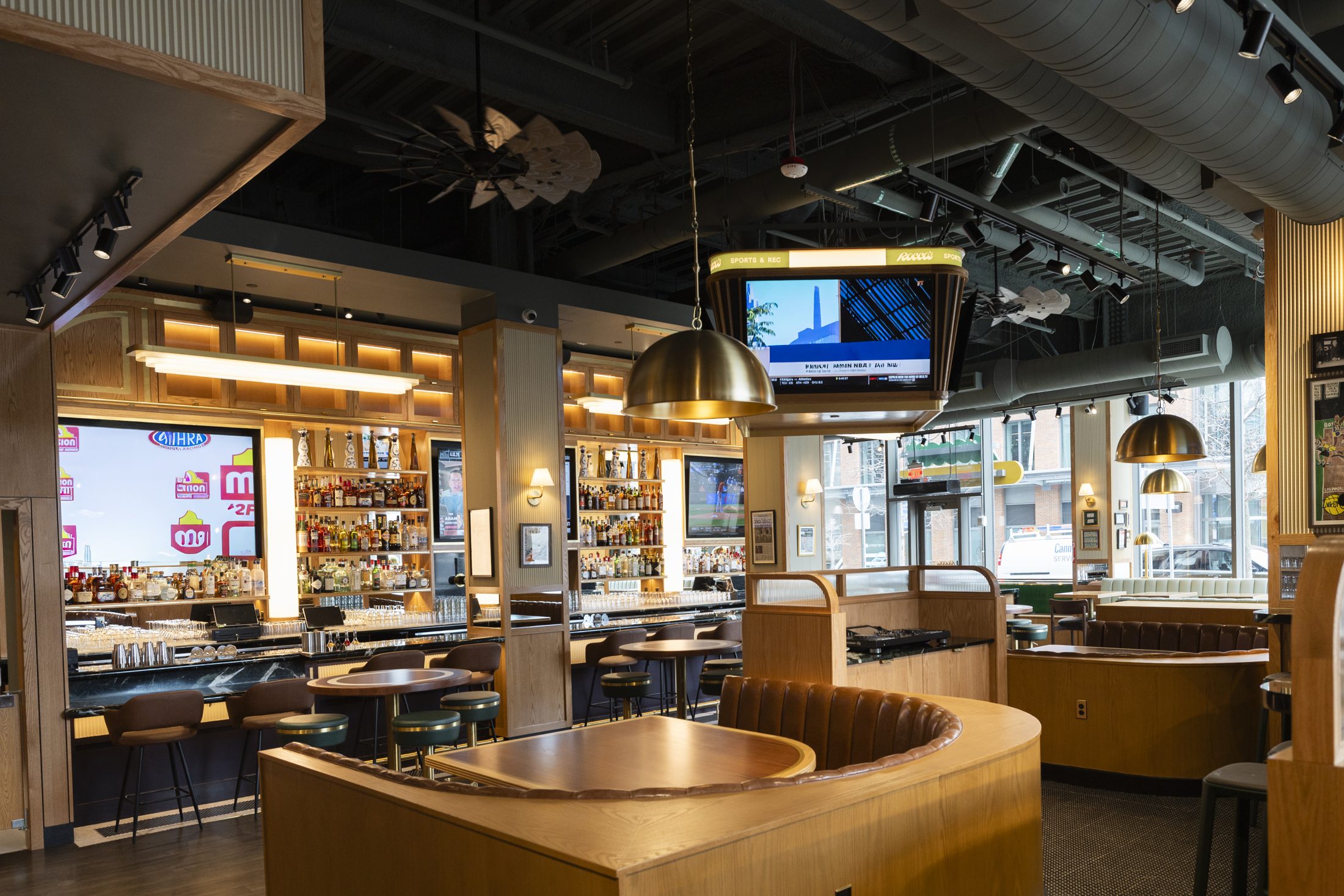 ROCCO'S SPORTS + REC